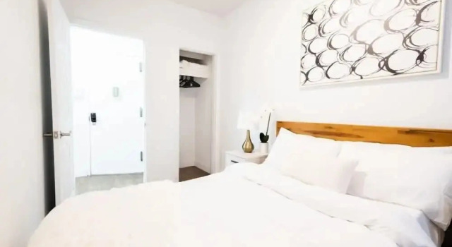 Апартаменты 1435 UES Apartment