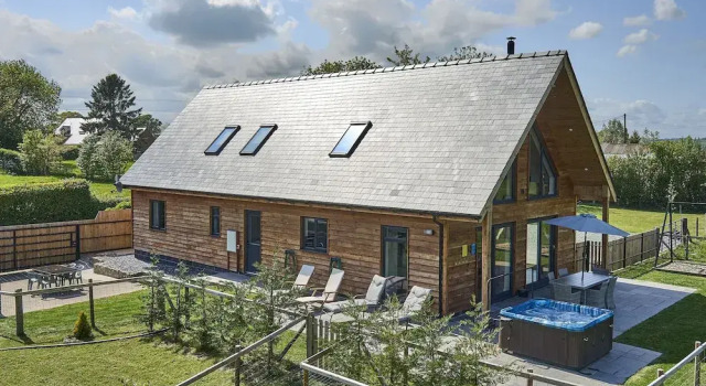 Holly Lodge