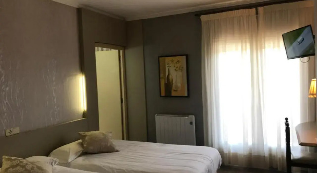 Hotel Esteba, Buchen Sie Hostel Hostels in Girona, Hostel