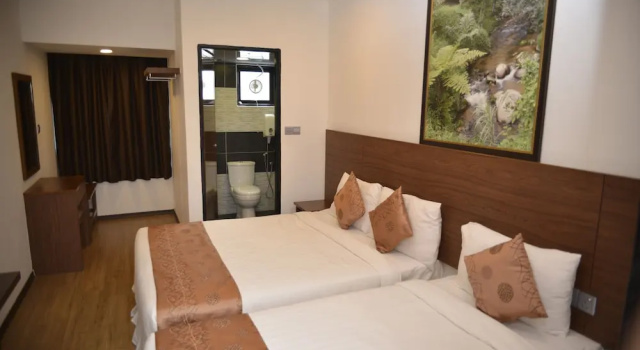 Трёхместный номер Deluxe Highlanders Hotel