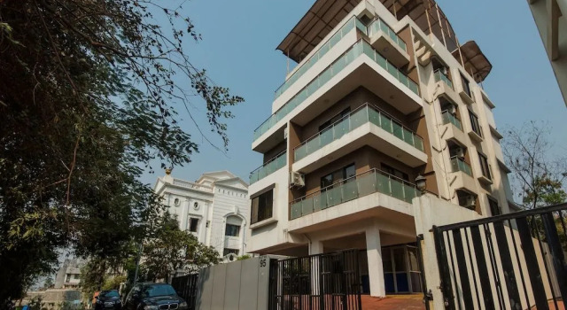 OYO 11951 Vatsala Suites