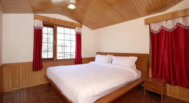 OYO 10090 Home Duplex 4BHK Hill View Mehli