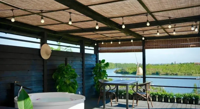 Тент с балконом и с видом на озеро Olala Glamping Bảo Lộc