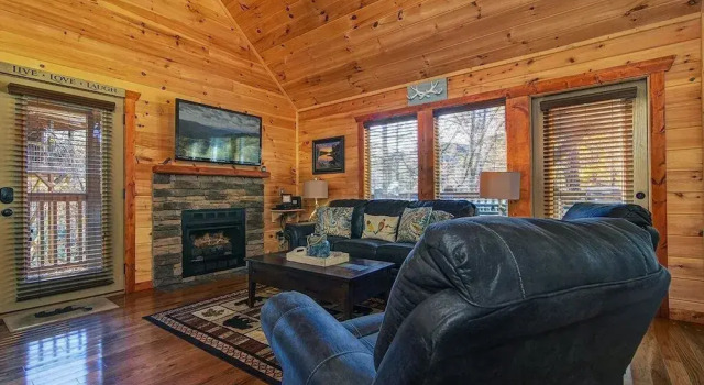 Mountain Romance 1 Bedroom 1 Bathroom Home