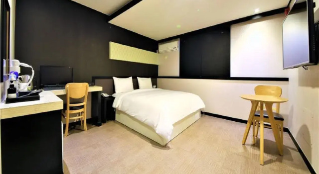 Номер Deluxe Elysee Hotel
