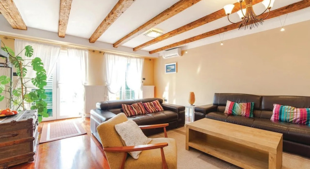 Amazing Home in Krasica With Wifi and 2 Bedrooms, Забронировать Отель Отели Приморско-Горанской жупания с парковкой, Парковка