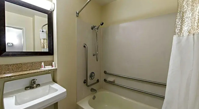 Двухместный номер для людей с ограниченными возможностями Baymont by Wyndham Louisville East
