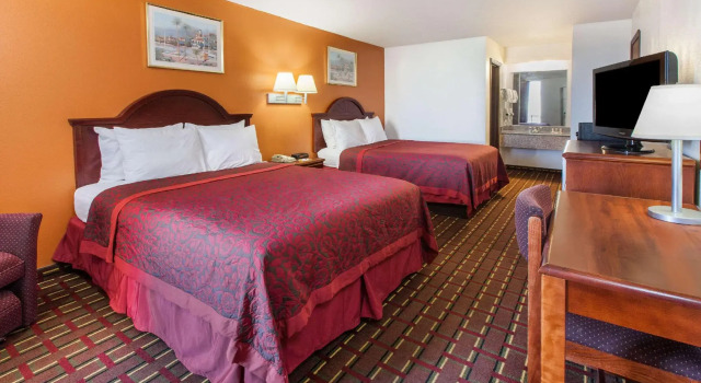 Четырёхместный номер Standard Days Inn by Wyndham El Reno