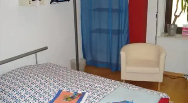 pinkhomecologne-guesthouse, Забронировать Отель Кельн Северный Рейн-Вестфалия, рядом с Ботанический сад Флора