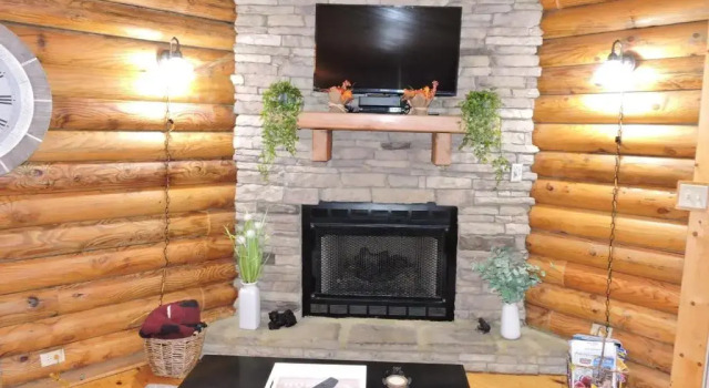 5 min to Dollywood, great location, excellent parking, hot tub, pool table, Забронировать Отель Отели Пиджен-Фордж с парковкой, рядом с Old Time Photos, Парковка
