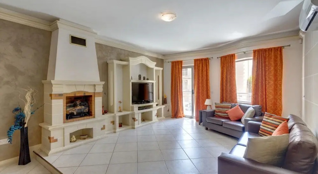 Charming Apartment in Qawra, Boek Appartement Appartementen in Qawra, Appartement