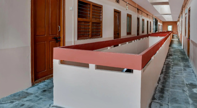 SPOT ON 43890 Kaveri Lodge, Rezerwuj Hotel Hajdarabad 