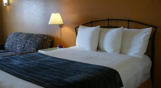 Номер Standard R&R Inn & Suites