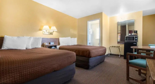 Четырёхместный номер Standard Eureka Town House Motel - Historic Old Town