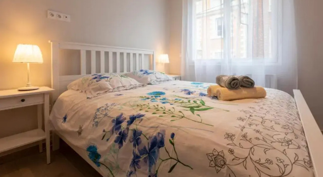 LOC TROTTEUR LE FLEUR DES CHAMPS F2 cosy, gare SNCF de Lourdes, Забронировать Отель Лурд Hautes-Pyrénées