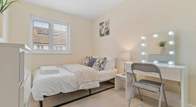 3 Bed - Sleeps 7 - Hot-tub - Free Parking