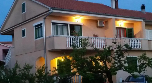 Apartments Dano, Забронировать Апартаменты/квартира Отели в центре Сукошан, в центре, Парковка