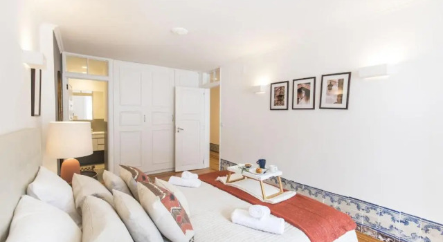 LovelyStay - Downtown Magnificent Flat, Забронировать Отель Бизнес-отели Санта-Мария-Майора, 4* 5*