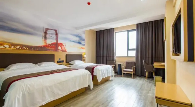 Thank Inn Plus Hotel Henan Zhengzhou Guancheng District East Zijingshan Street Subway Station, Rezervovat Hotel Čeng-čou Henan