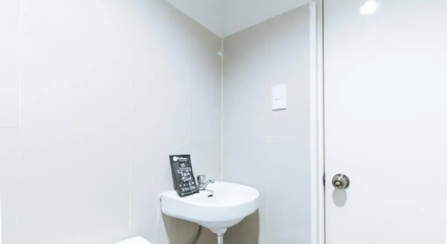 Кровать в общем номере RedDoorz @ Bridgeway Hotel Tuguegarao City