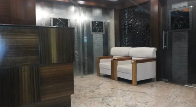 Hotel SKS, Забронировать Отель Тирупати штат Андхра-Прадеш, рядом с Центральный автобусный вокзал APSRTC