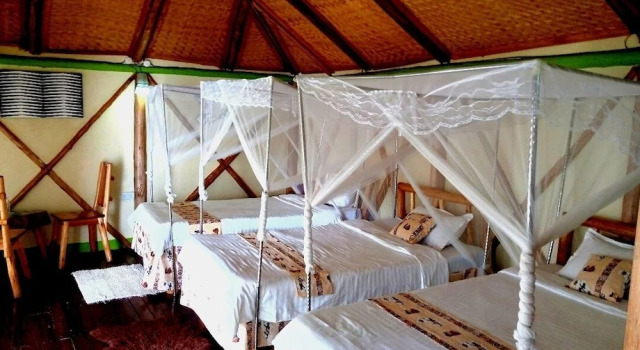 Трёхместный номер Luxury c 1 комнатой с видом на озеро Lake Bunyonyi Rock Resort