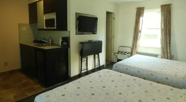 Четырёхместный номер Standard Motel 57