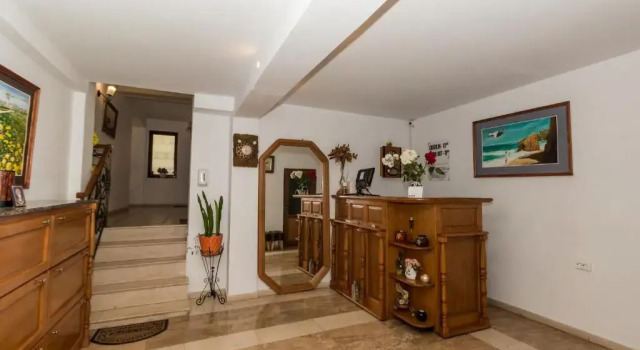 Vila pe plaja nr 9, Réserver Auberge de jeunesse Saturn Constanta