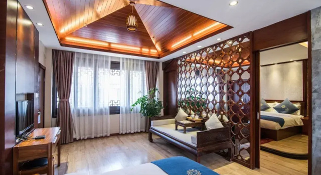 Люкс Deluxe Floral Hotel Dali Honglongjing Junrui