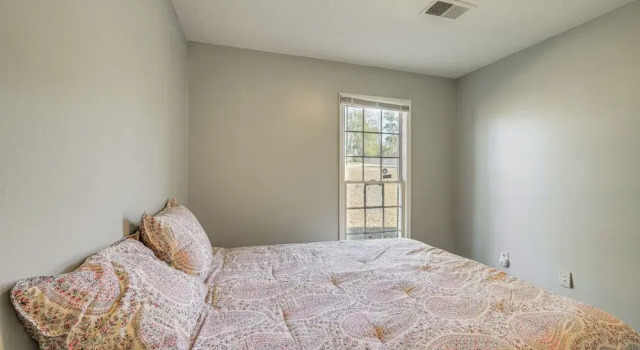 5 Mi to Fort Moore: Quiet Columbus Home w/ Yard, Book Feriehus Sommerhuse i Columbus, Hytte