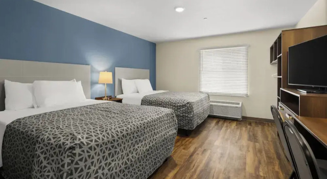 Четырёхместный люкс WoodSpring Suites Pensacola West