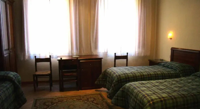 Четырёхместный номер Standard Hotel Savoia e Campana