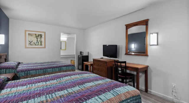 Четырёхместный номер Standard Travel Inn