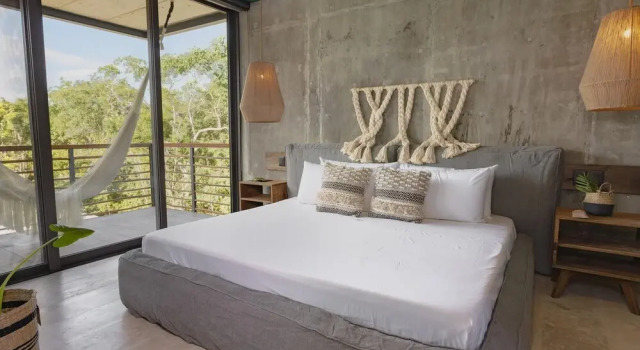 Stunning 2 Bed Condo Pools Gym Cenote Access