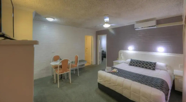 Номер Deluxe Cousins Motor Inn