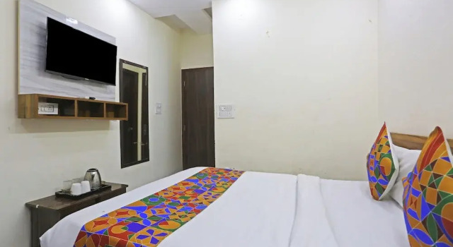 Номер Deluxe Swastik residency Laxmi Nagar by Twamev