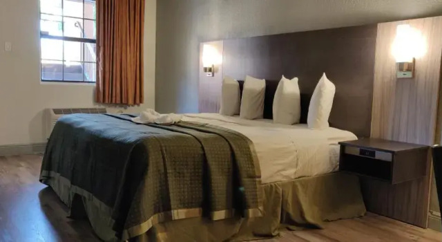 Номер Deluxe Rodeway Inn Near Ybor City - Casino