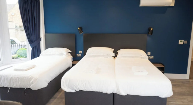 Номер Standard Crown Hotel
