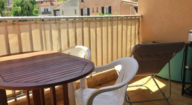 Апартаменты Studio cabine ensoleillé en plein centre ville dans résidence avec piscine