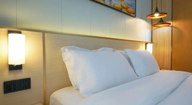 Номер Superior Paco Hotel Zhujiang New Town Jinan University Guangzhou