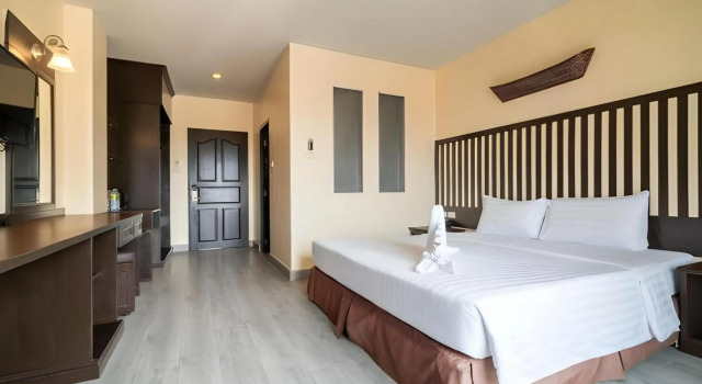 Sunday JA Plus Hotel