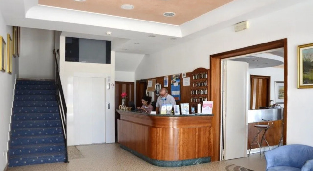 What Else Hotel, Забронировать Отель Торре Педрера Римини