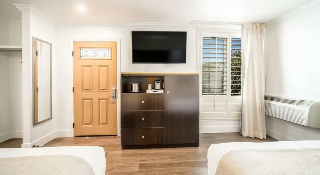 Четырёхместный семейный номер Standard Little Inn By The Bay Newport Beach Hotel