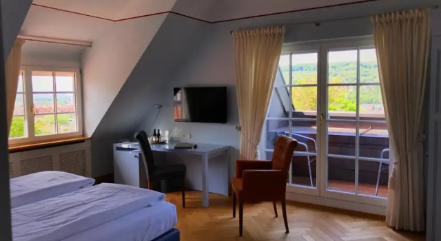 Hotel Villa Elben Lörrach bei Basel, Reserva ahora Villa Cabañas en Baden-Wurtemberg, Cabaña