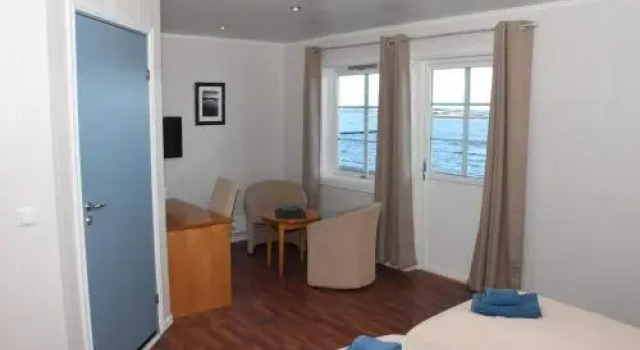 Hopen Brygge, Забронировать Отель Отели Смолы 3 звезды, 3*