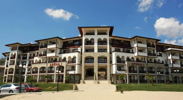 ARENA Aparthotel