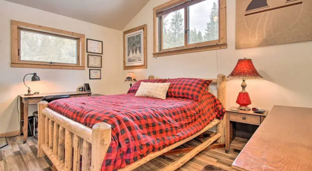 Creekside Clancy Cabin in Helena Natl Forest!, Buchen Sie Ferienhaus Villen in Helena, Villa