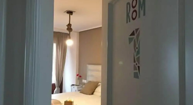7 Kale Bed and Breakfast, Забронировать Отель Отели в центре Бильбао, в центре, Завтраки, Парковка