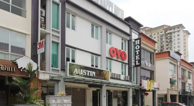 OYO 90027 Happy Hotel, Varaa Hotelli Hotellit Johor pysäköinnillä, Pysäköinti