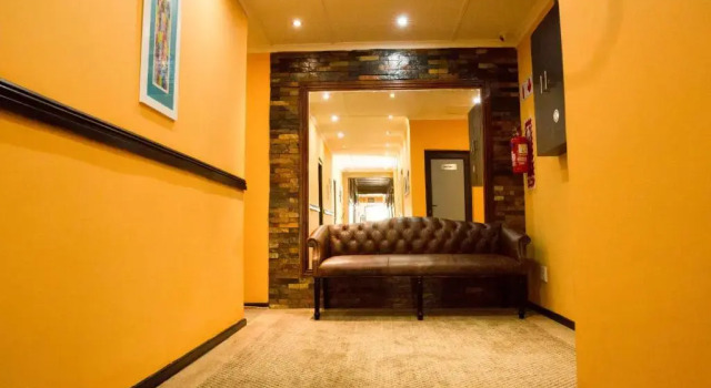 A-Z Boutique Guesthouse, Book Boutique Hotel Hoteller i Windhoek med parkering, nær Baines Shopping Centre Windhoek, Parkering